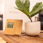 Stacja pogodowa z ładowarką Hixon, beżowy - obrazek 5